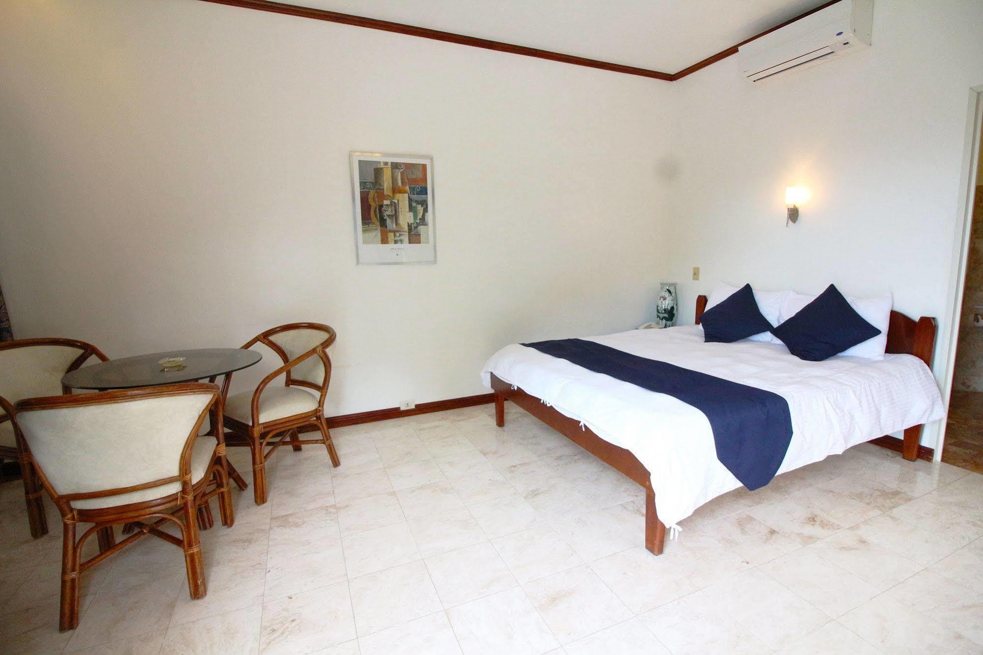 Mermaid Resort Puerto Galera Ngoại thất bức ảnh